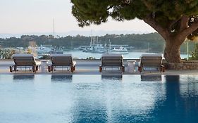 Vouliagmeni Suites 5*